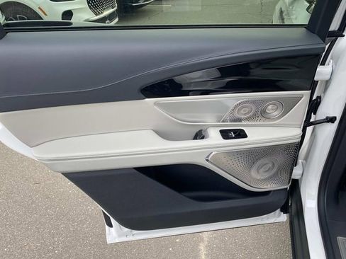 New 2026 Lincoln Nautilus Reserve image 8