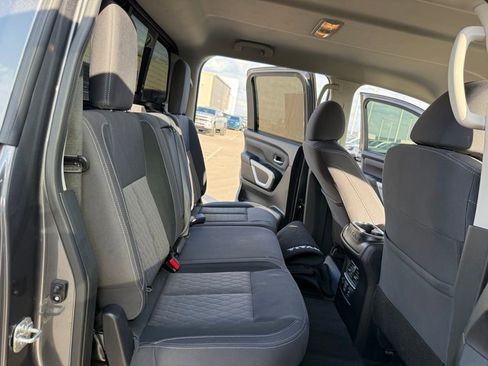 Used 2021 Nissan Titan SV w/ SV Convenience Package image 19