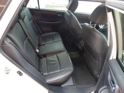 Used 2016 Subaru Outback 2.5i Limited image 41