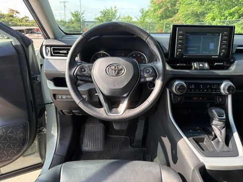 Used 2022 Toyota RAV4 XLE Premium FWD image 16