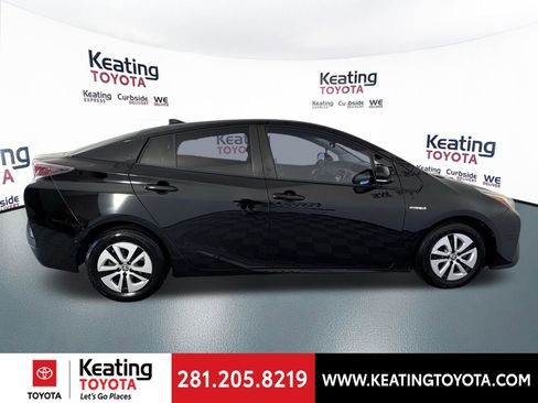 Used 2017 Toyota Prius Four image 4
