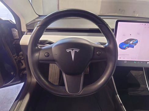 Used 2018 Tesla Model 3 Performance image 17