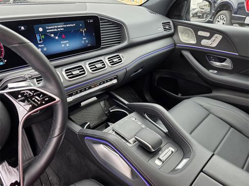Used 2025 Mercedes-Benz GLS 450 4MATIC image 22