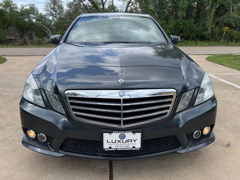 Used 2010 Mercedes-Benz E 350 Sedan image 3