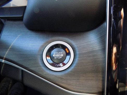 New 2025 Jeep Grand Cherokee Limited w/ Luxury Tech Group II image 34