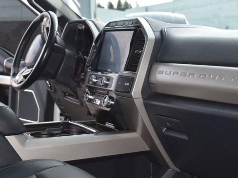 Used 2022 Ford F250 Lariat w/ Black Appearance Package image 21