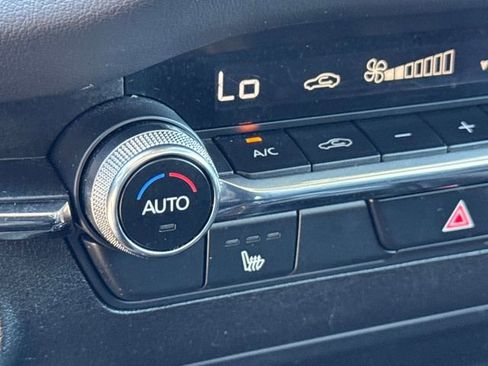 Used 2024 MAZDA MAZDA3 s image 23