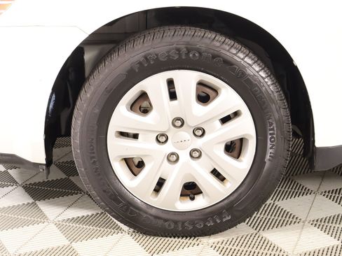 Used 2018 Dodge Journey SE image 16