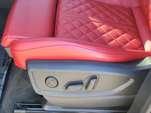 Used 2025 Audi SQ5 Premium Plus w/ Premium Plus Package image 27