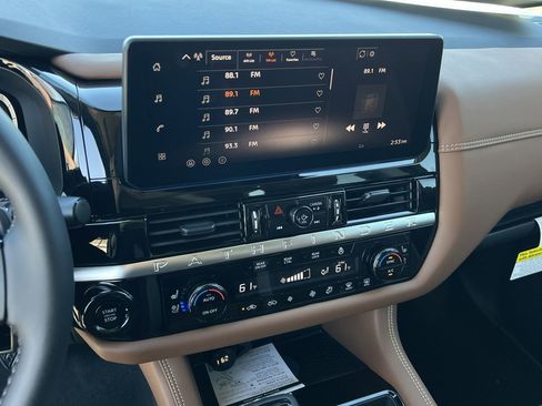 New 2026 Nissan Pathfinder Platinum image 10