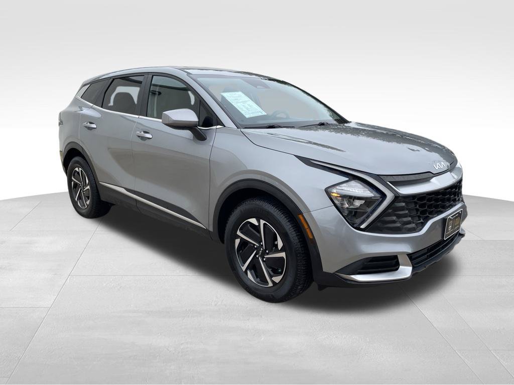 Used 2023 Kia Sportage LX AWD/4WD image 3