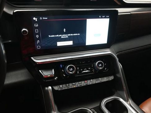 Used 2024 GMC Sierra 2500 Denali Ultimate AWD/4WD image 8