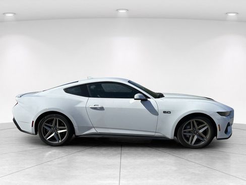 Used 2025 Ford Mustang GT Premium RWD image 3
