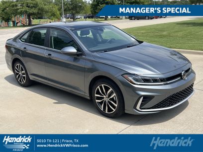 Certified 2025 Volkswagen Jetta SE w/ Sunroof Package