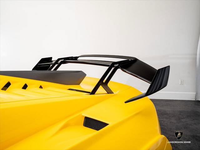 Used 2023 Lamborghini Huracan STO RWD image 18