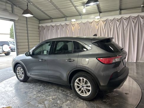 Used 2022 Ford Escape SE image 13