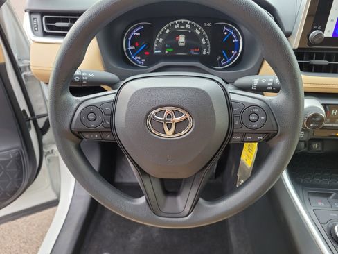 Used 2023 Toyota RAV4 LE image 20