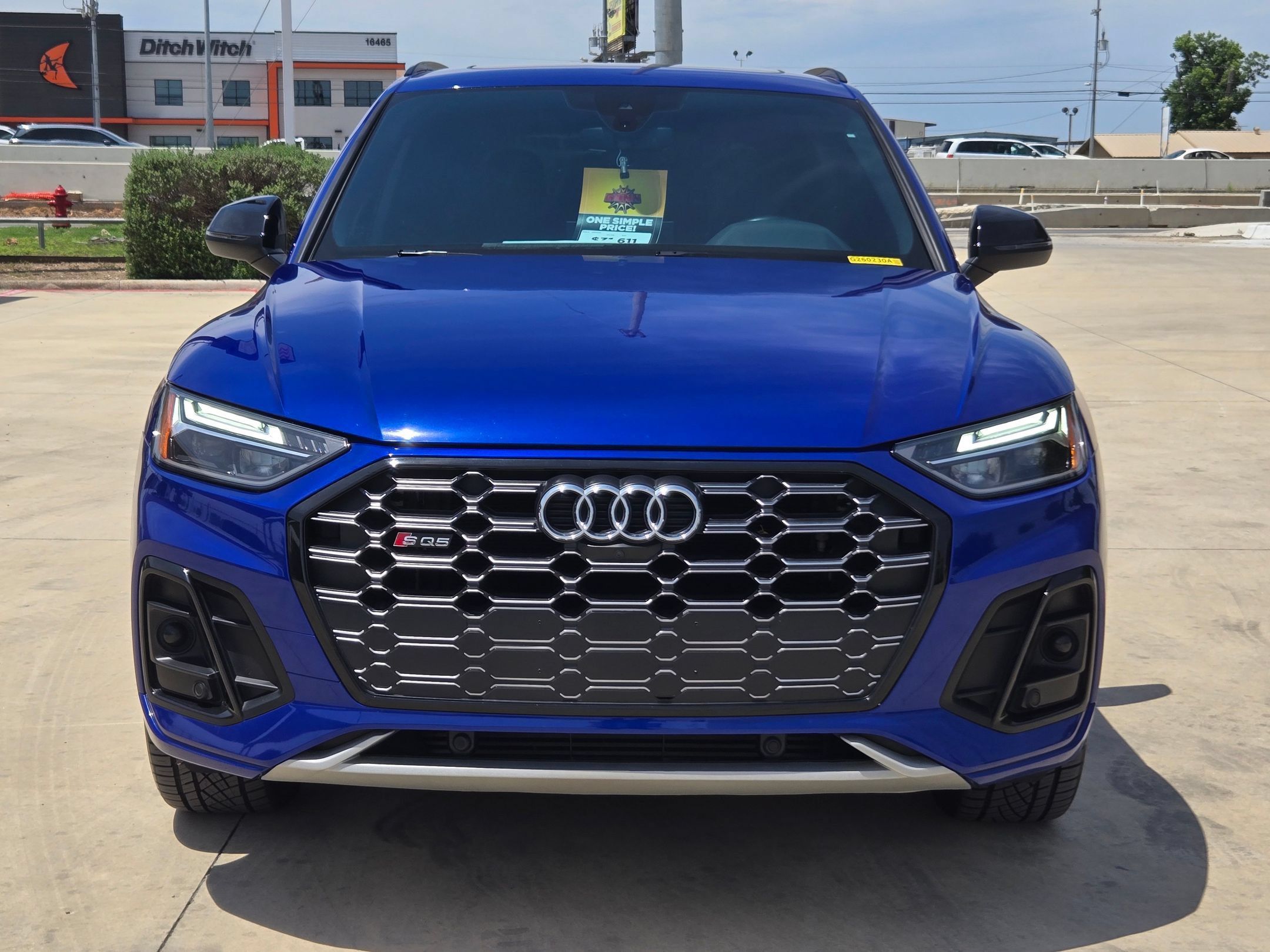 Used 2022 Audi SQ5 Premium Plus w/ Premium Plus Package AWD/4WD image 2