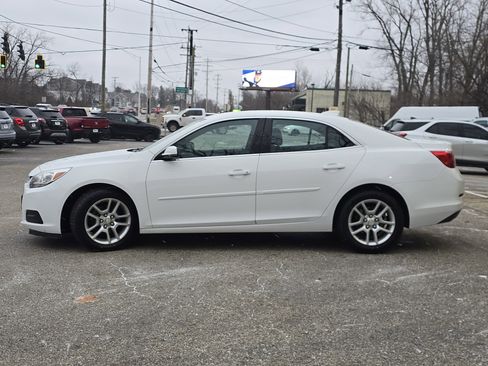 Used 2015 Chevrolet Malibu LT w/ Power Convenience Package image 4