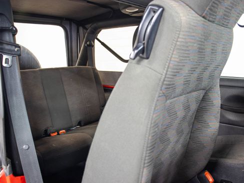 Used 2004 Jeep Wrangler Unlimited image 21