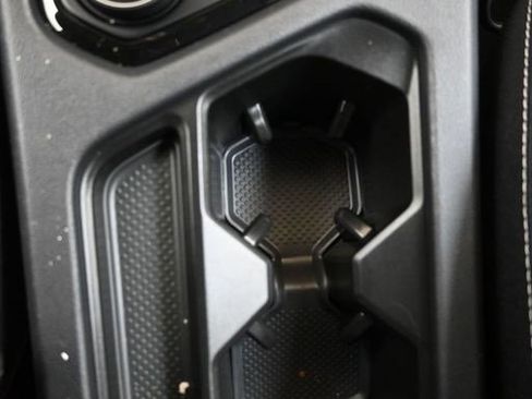 Certified 2024 Volkswagen Taos SE image 36