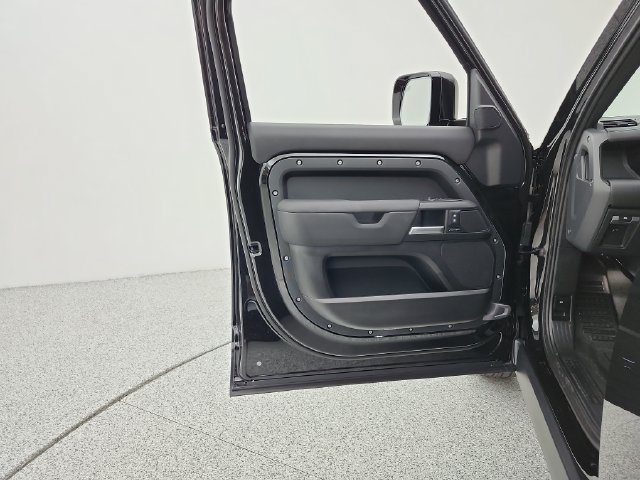 Certified 2026 Land Rover Defender 110 S AWD/4WD image 27