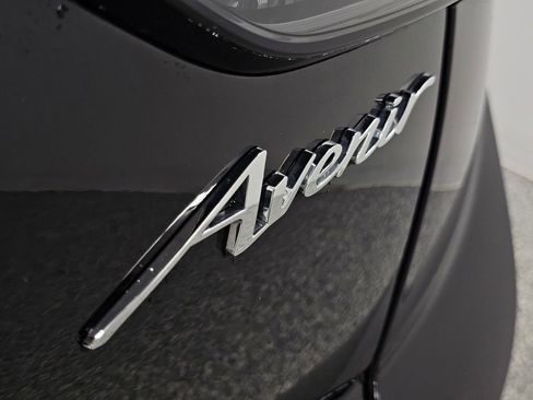 Used 2025 Buick Envision Avenir AWD/4WD image 26