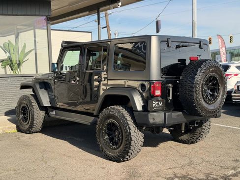 Used 2014 Jeep Wrangler Unlimited Sport w/ Power Convenience Group image 7