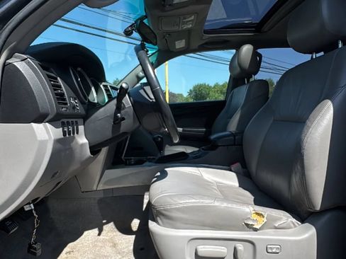 Used 2006 Toyota 4Runner Limited AWD/4WD image 28