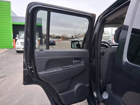 Used 2011 Jeep Liberty Sport w/ Popular Equipment Group AWD/4WD image 13