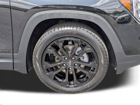 Used 2022 GMC Terrain SLT w/ Infotainment Package II FWD image 10