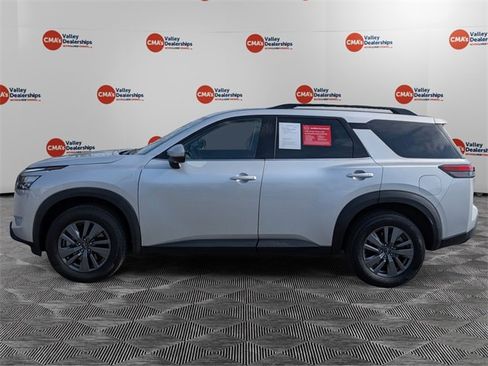Certified 2024 Nissan Pathfinder SV image 8