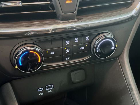 Used 2025 Buick Encore GX Preferred image 23