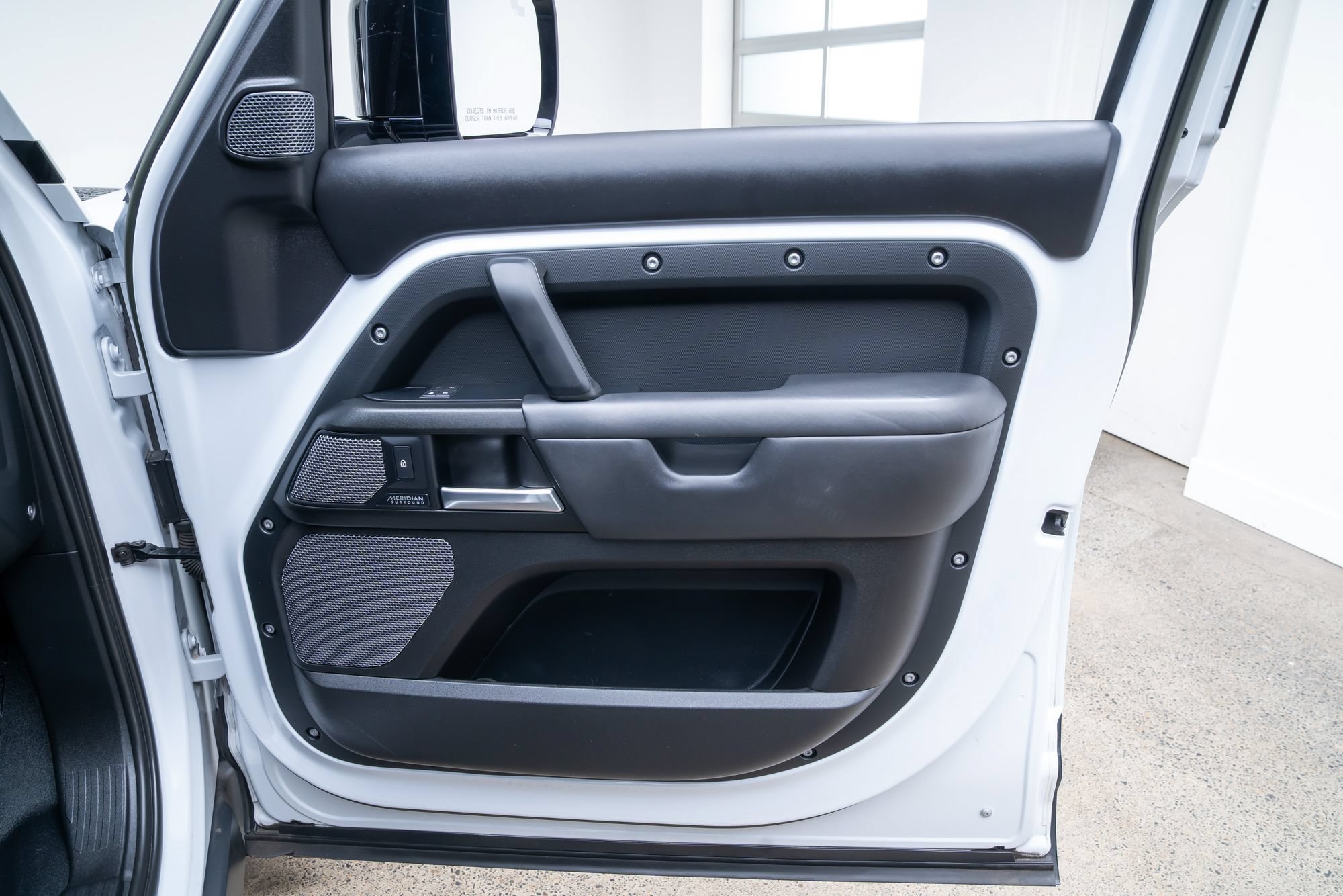Used 2023 Land Rover Defender 110 V8 AWD/4WD image 26