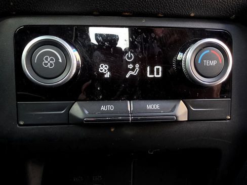 Used 2025 Buick Enclave Preferred AWD/4WD image 57