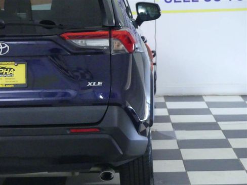Used 2021 Toyota RAV4 XLE w/ Convenience Package FWD image 33