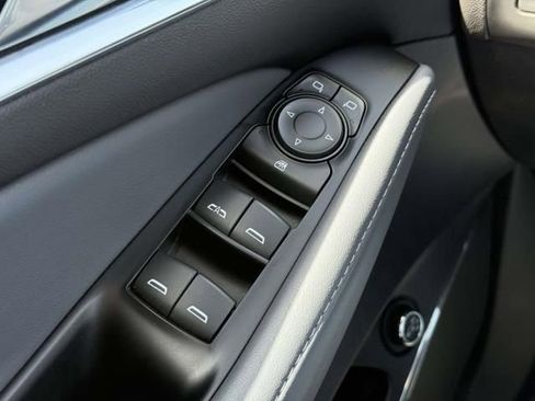 Used 2023 Buick Enclave Essence w/ Trailering Package, 5000 lbs. FWD image 18