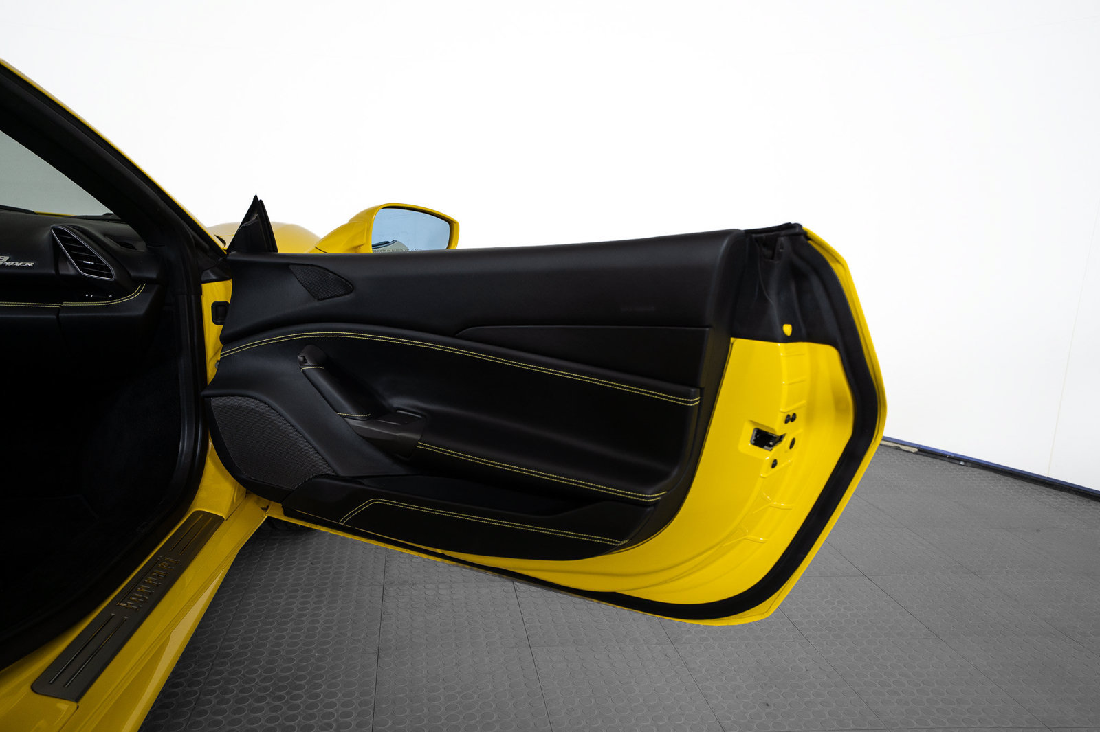 Certified 2018 Ferrari 488 Spider RWD image 31