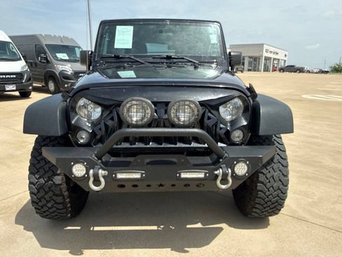 Used 2017 Jeep Wrangler Unlimited Sport w/ Connectivity Group AWD/4WD image 2
