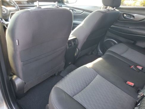 Used 2020 Nissan Rogue SV image 13