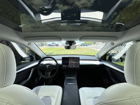 Used 2025 Tesla Model Y Long Range AWD/4WD image 31