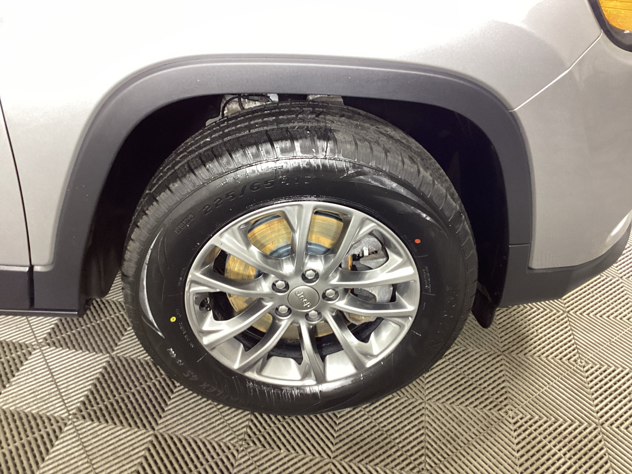 Used 2020 Jeep Cherokee Latitude Lux w/ Trailer Tow Group AWD/4WD image 7