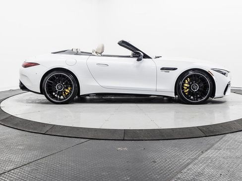 Used 2022 Mercedes-Benz SL 55 AMG 4MATIC w/ Driver Assistance Package image 36