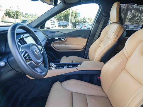 Used 2025 Volvo XC90 T8 Ultra w/ Protection Package Premier AWD/4WD image 20