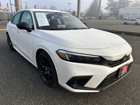 Used 2022 Honda Civic Sport image 3