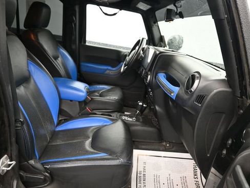 Used 2013 Jeep Wrangler Unlimited Sport AWD/4WD image 7