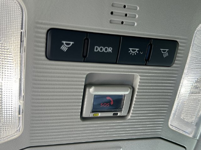 Used 2022 Toyota RAV4 LE FWD image 30