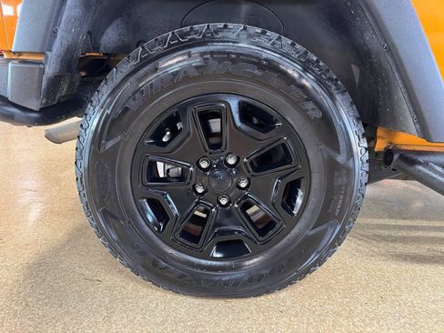 Used 2013 Jeep Wrangler Sahara AWD/4WD image 37