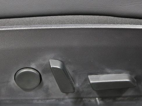 Used 2020 Tesla Model Y Long Range image 24