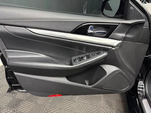 Used 2021 Nissan Maxima 3.5 SV w/ Floor Mat Group FWD image 35